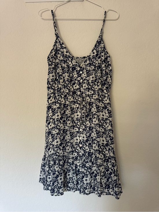 Rails Dresses & Skirts - Rails Navy and White Floral Button-Front Mini Dress